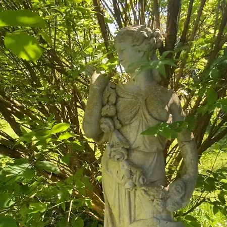 La Des Ecureuils Bed & Breakfast